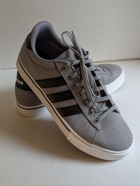 adidas Men's Daily 4.0 Sneaker in grey/black/white Size 11.5